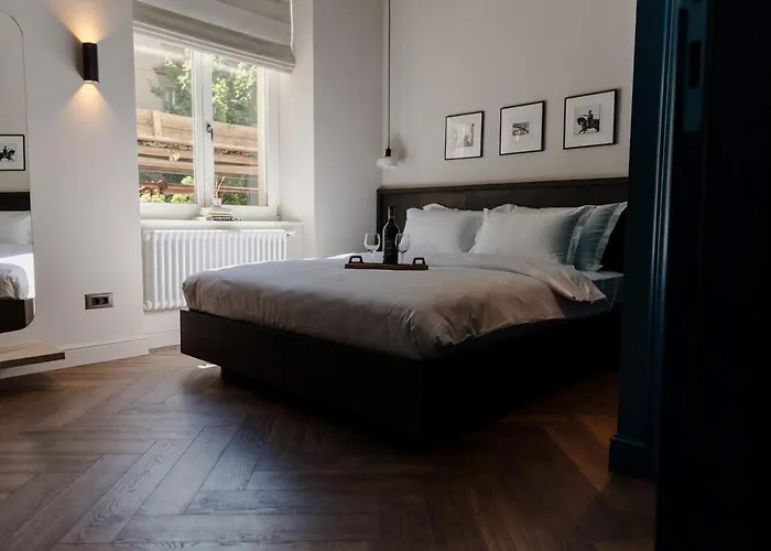 Kut 1 - Room In A Prime Location